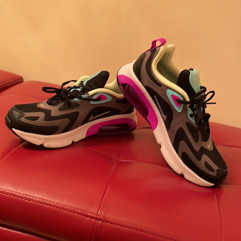 Nike Airmax Women’s 200 - Picture 6 of 7